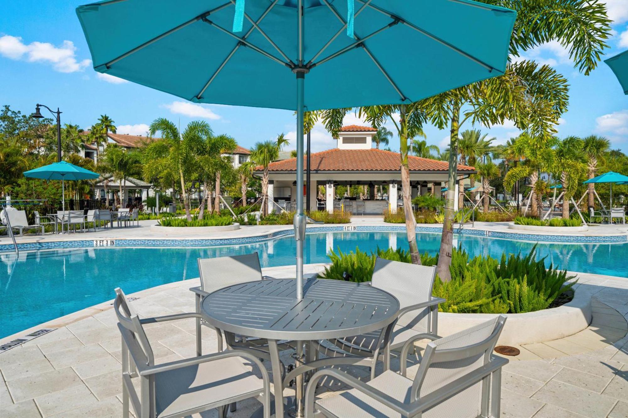 Stylish Condo At Vista Cay Resort Minutes To Wdw 올랜도 외부 사진